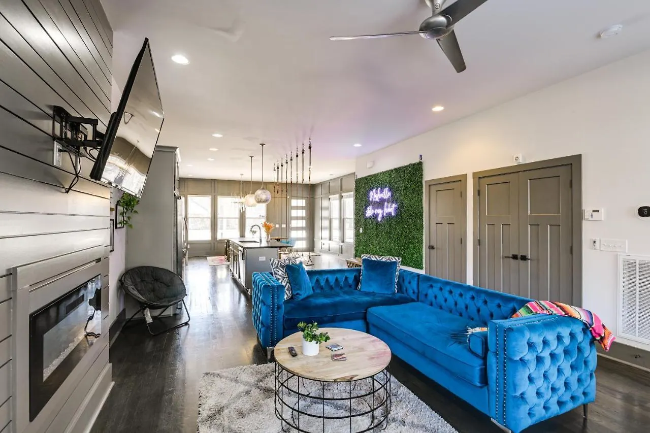 Vibrant Home With Deck, 2 Mi To Downtown Nashville! Vakantiehuis