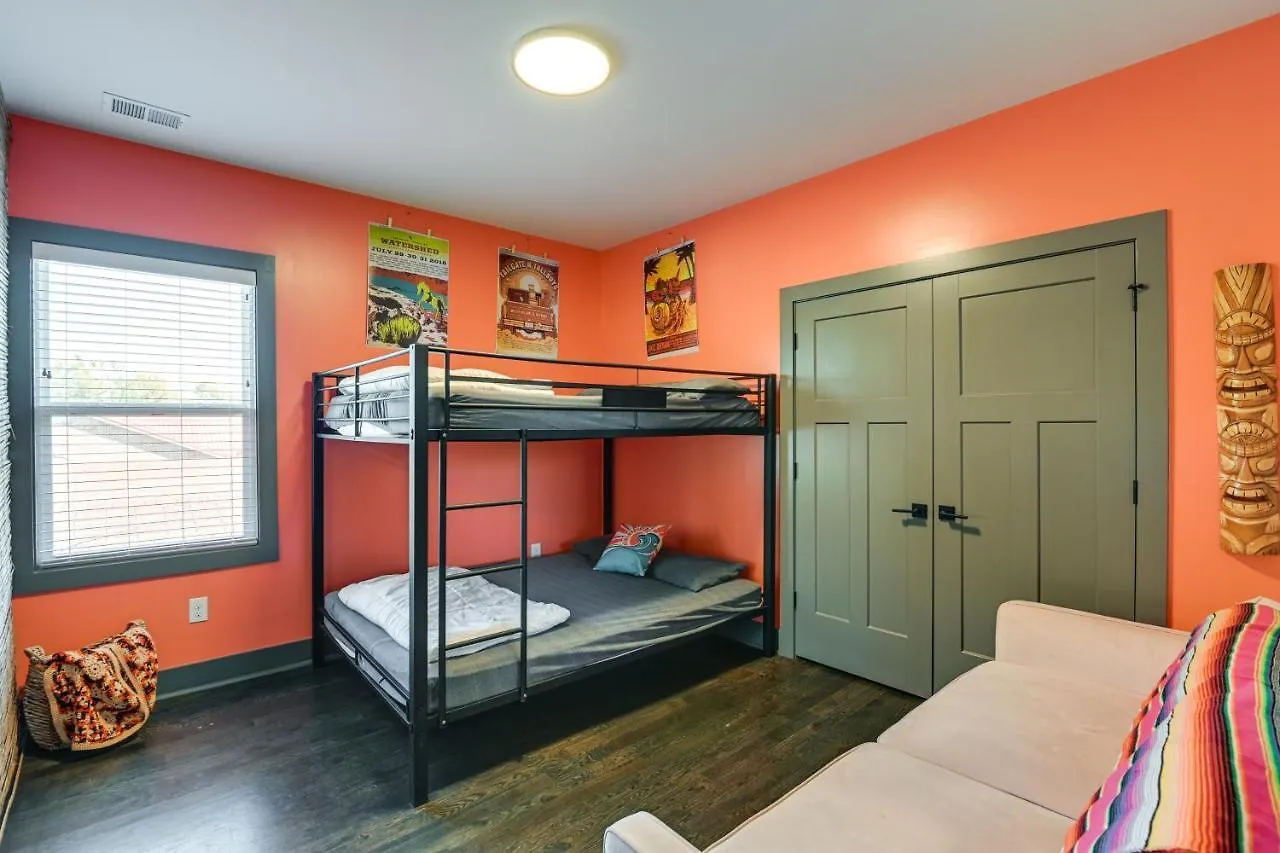 Vibrant Home With Deck, 2 Mi To Downtown Nashville! Vakantiehuis